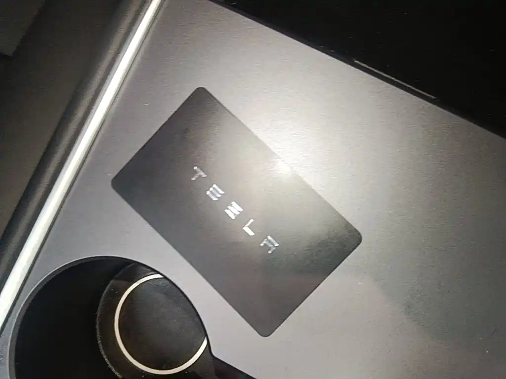 Tesla Model 3 — миниатюра 9