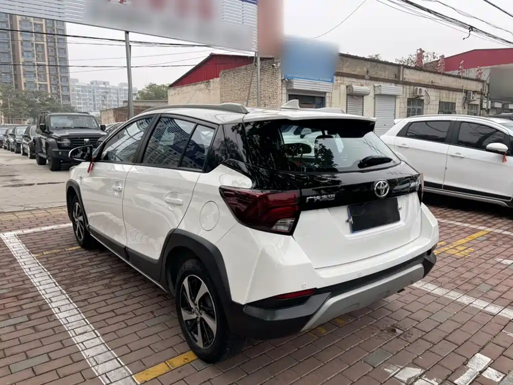 Toyota Yaris L — миниатюра 6