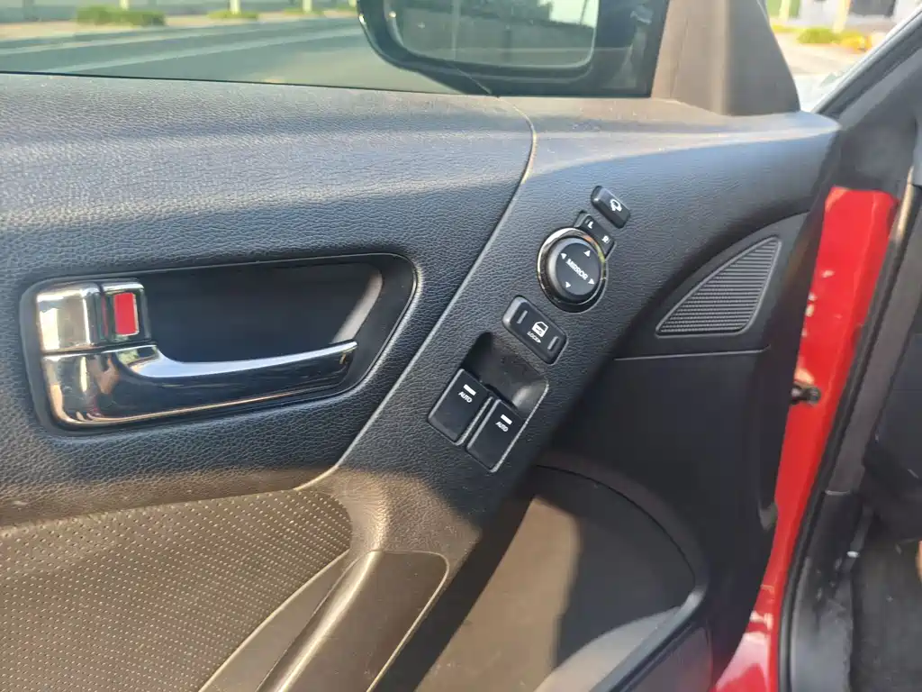 Hyundai Genesis Coupe — миниатюра 6