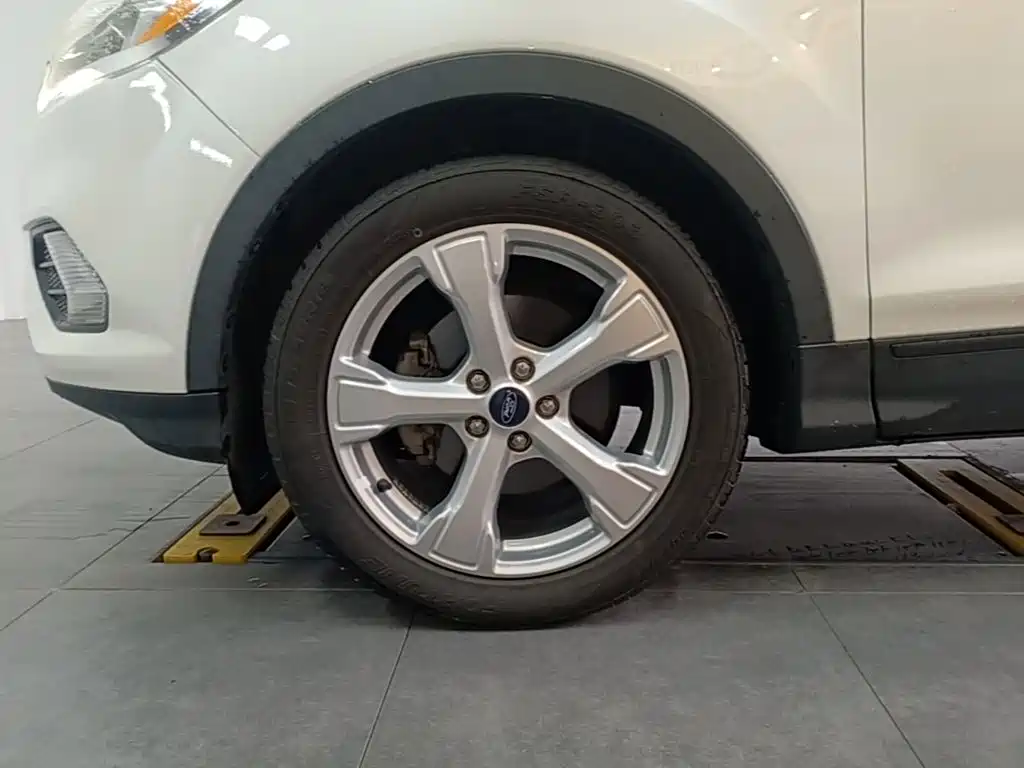 Ford Kuga — миниатюра 23