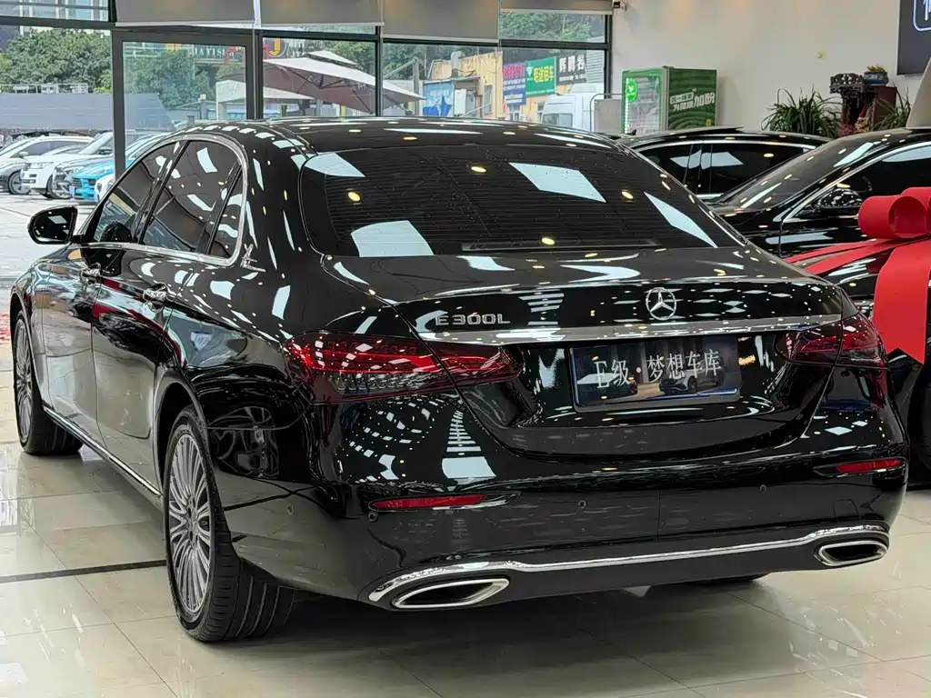 Mercedes-Benz E-Class — миниатюра 18