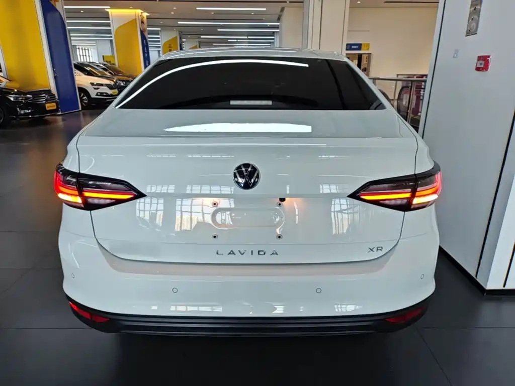 Volkswagen Lavida — миниатюра 6