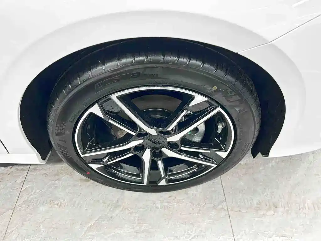 Geely Binrui — миниатюра 21