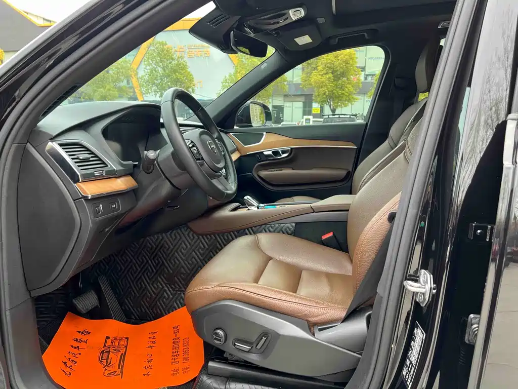 Volvo XC90 — миниатюра 7