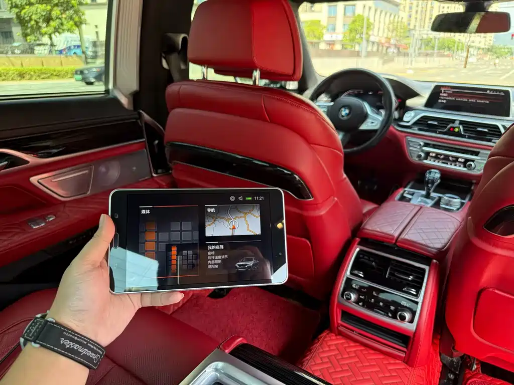 BMW 7 Series — миниатюра 6
