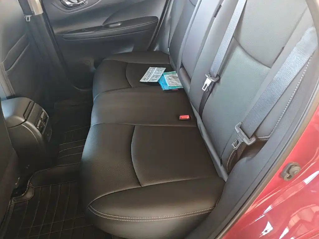 Nissan Tiida — миниатюра 17