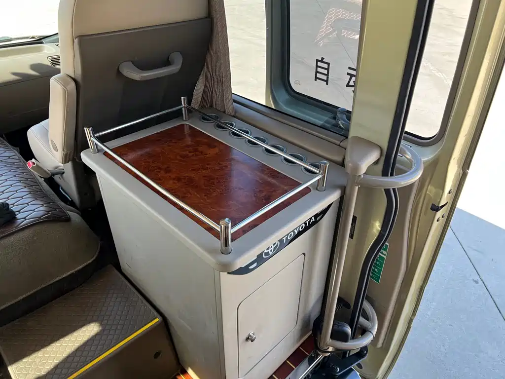 Toyota Coaster — миниатюра 15