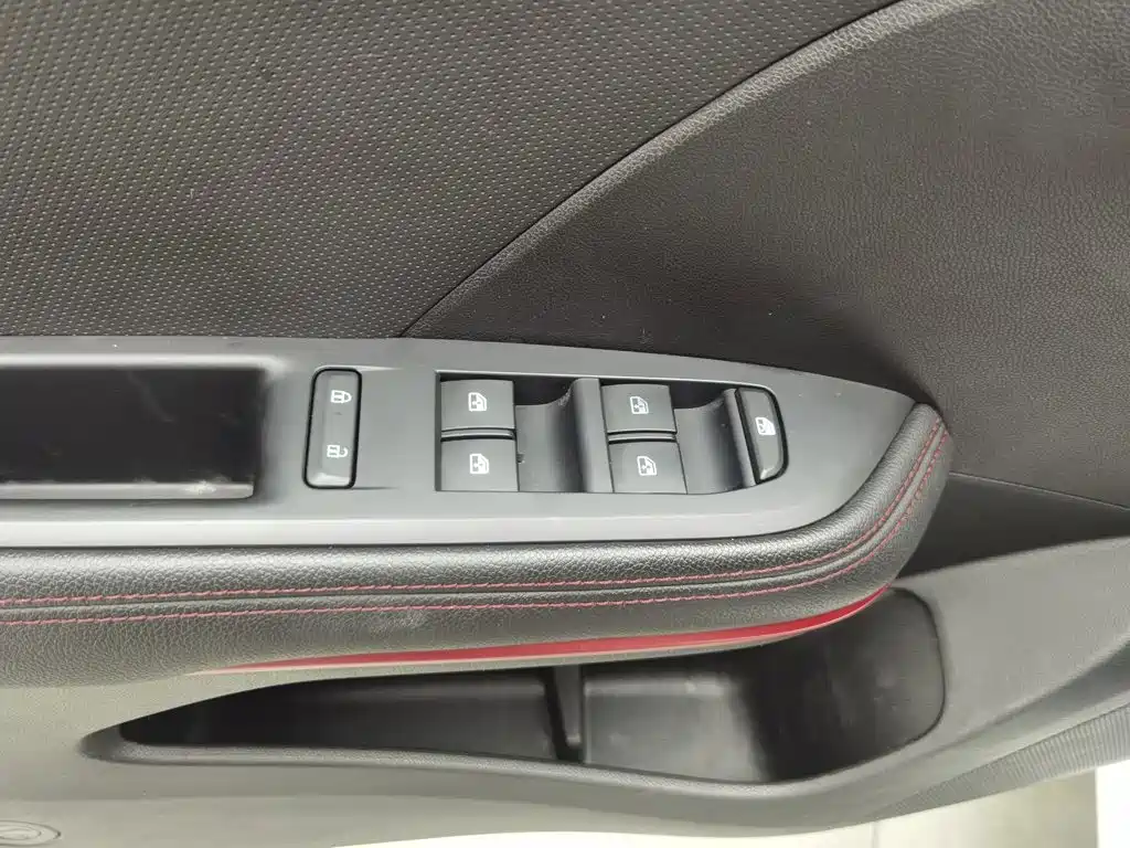 Chevrolet Monza — миниатюра 9
