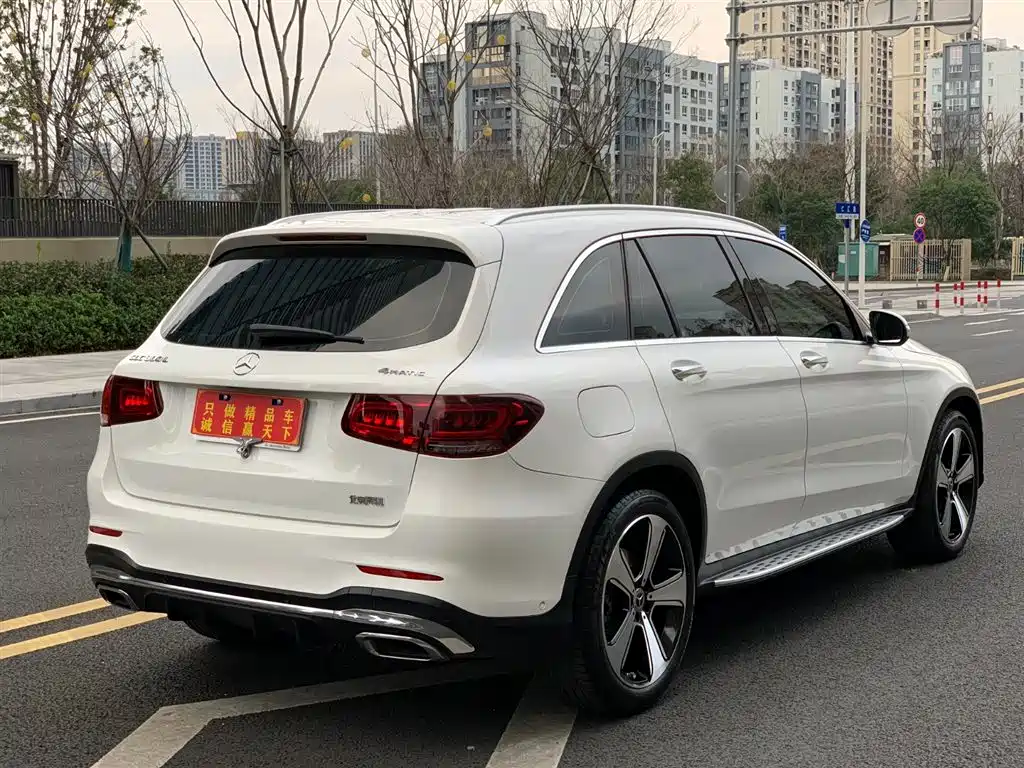 MERCEDES-BENZ GLC