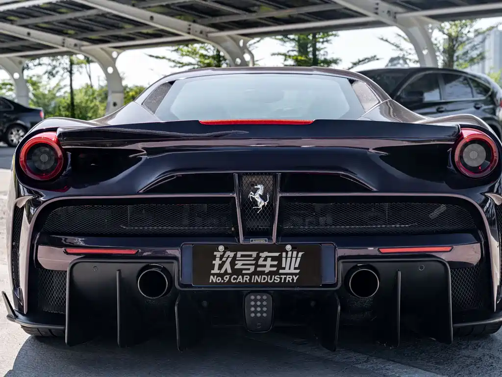 Ferrari 488 — миниатюра 7