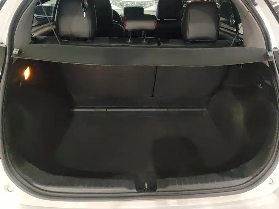 Toyota Yaris L — миниатюра 4