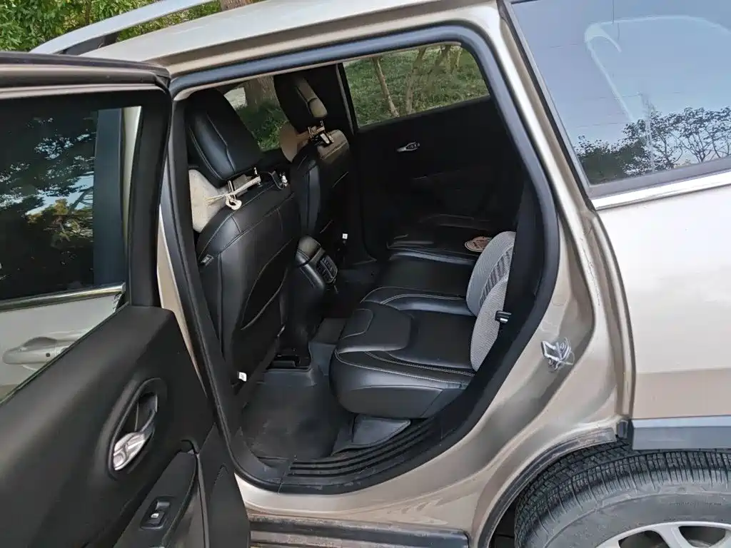 Jeep Cherokee — миниатюра 19