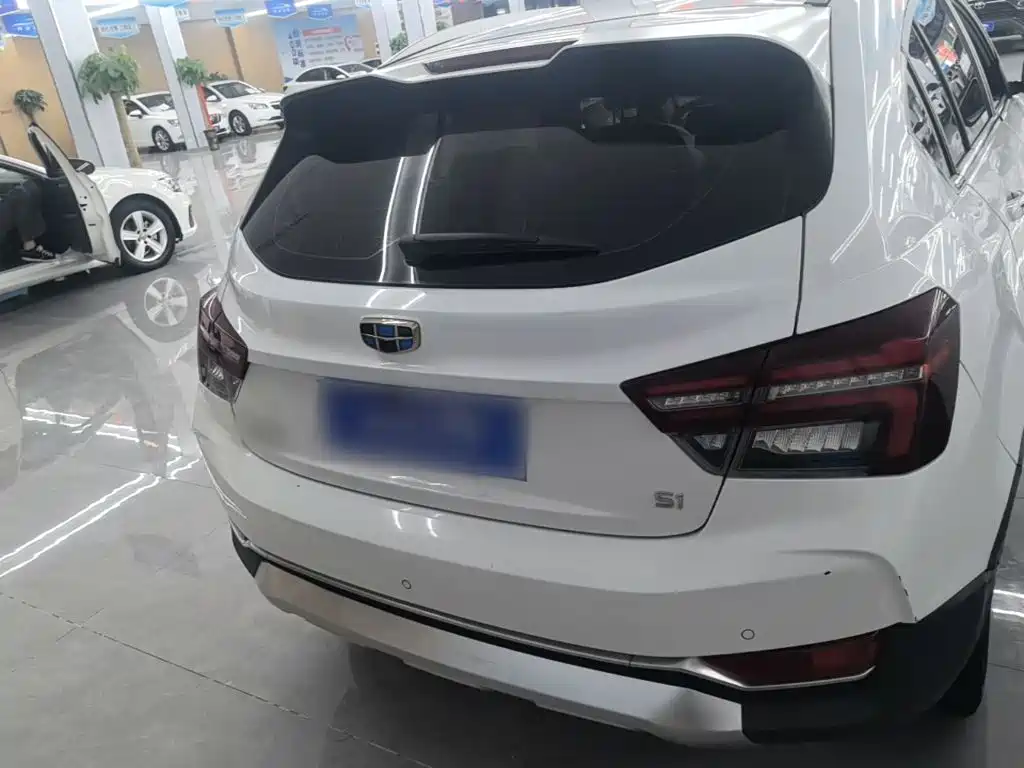 Geely Vision S1 — миниатюра 6