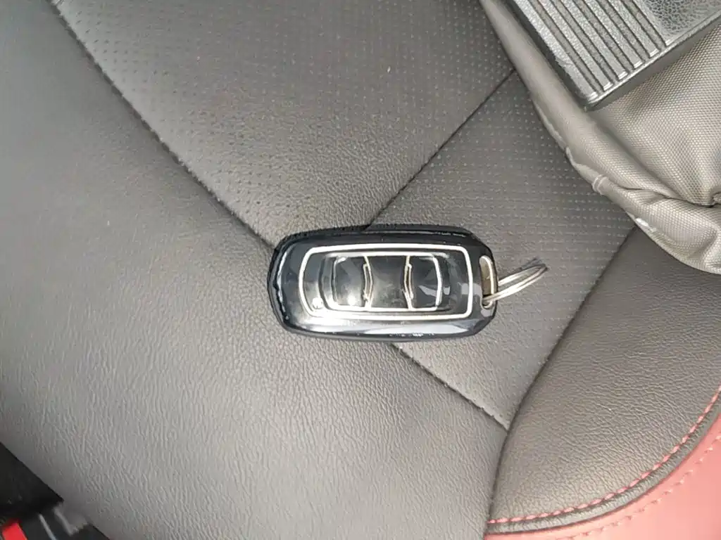 Geely Vision X3 — миниатюра 9