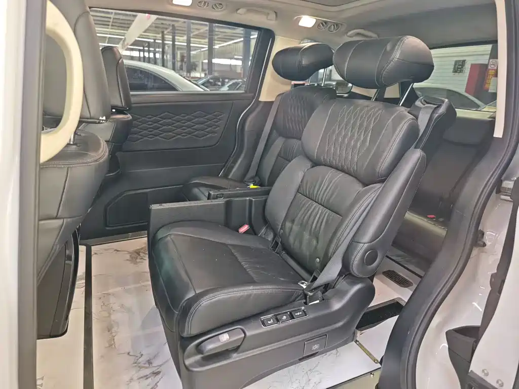 Honda Elysion — миниатюра 2