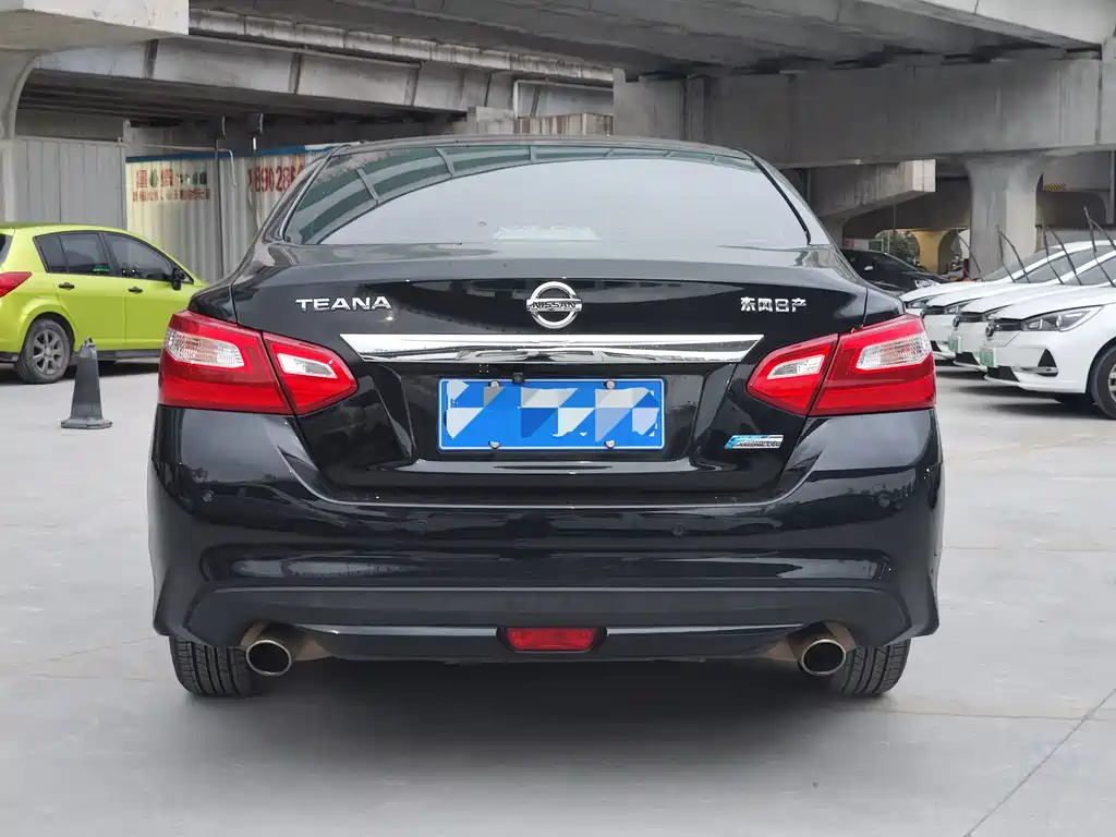 NISSAN TEANA