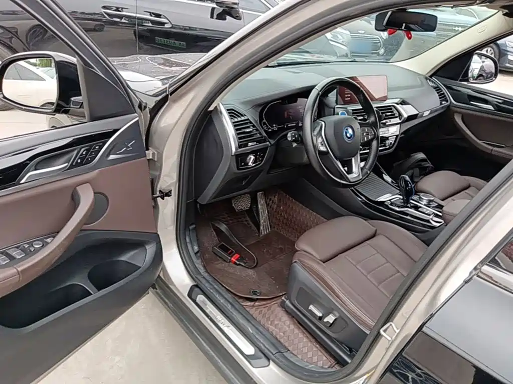 BMW iX3 — миниатюра 16
