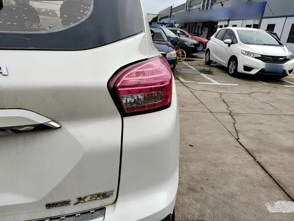 BAIC Senova X35 — миниатюра 8
