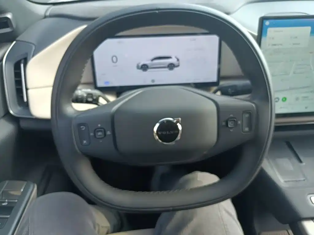 Volvo XC70 PHEV — миниатюра 11