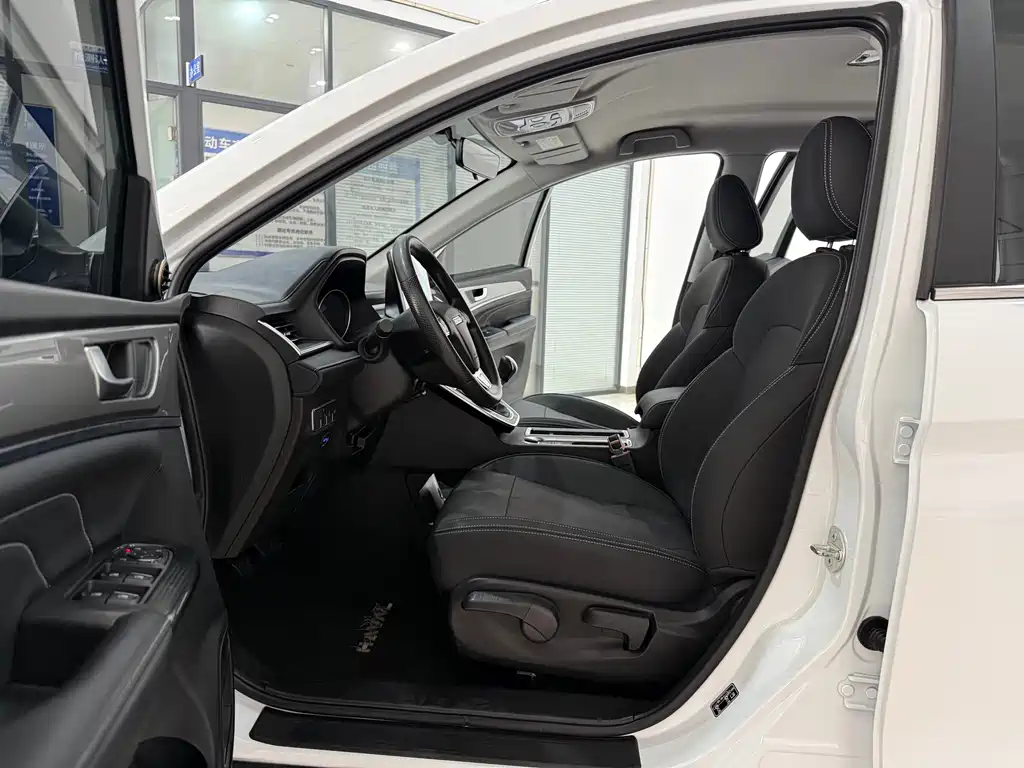 Haval M6 PLUS 1.5T Manual Elite Connected Type, фото 8
