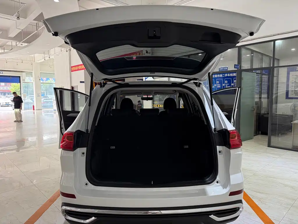 Haval M6 PLUS 1.5T Manual Elite Connected Type, фото 11