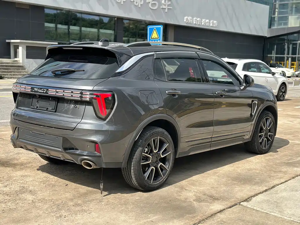Lynk & Co 01 — миниатюра 4