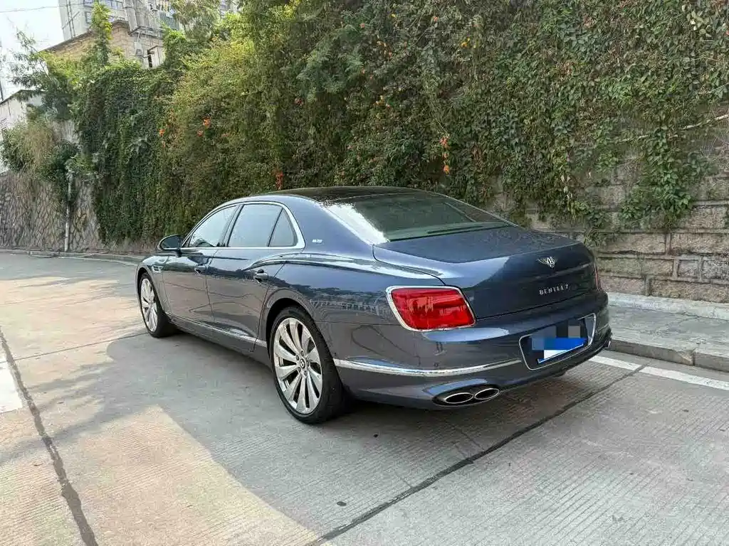 Bentley Flying Spur — миниатюра 3
