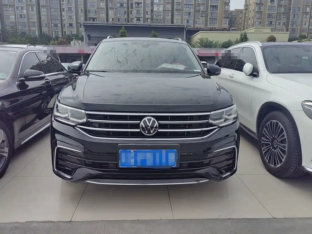 Volkswagen Tiguan L — миниатюра 2