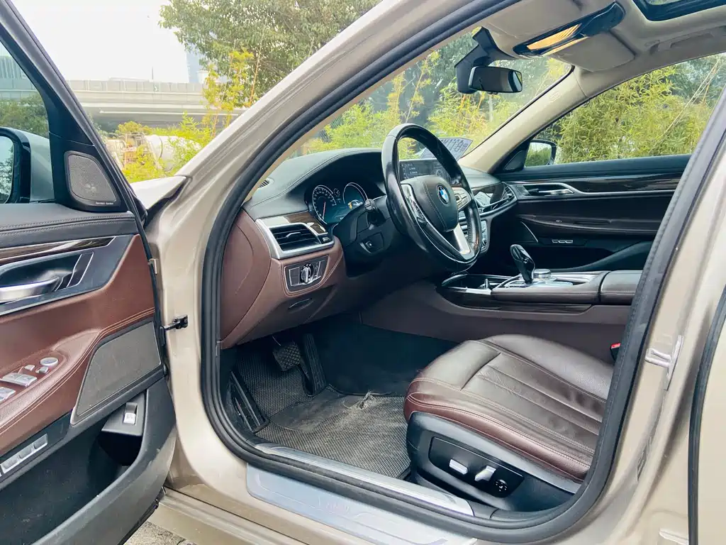 BMW 7 SERIES