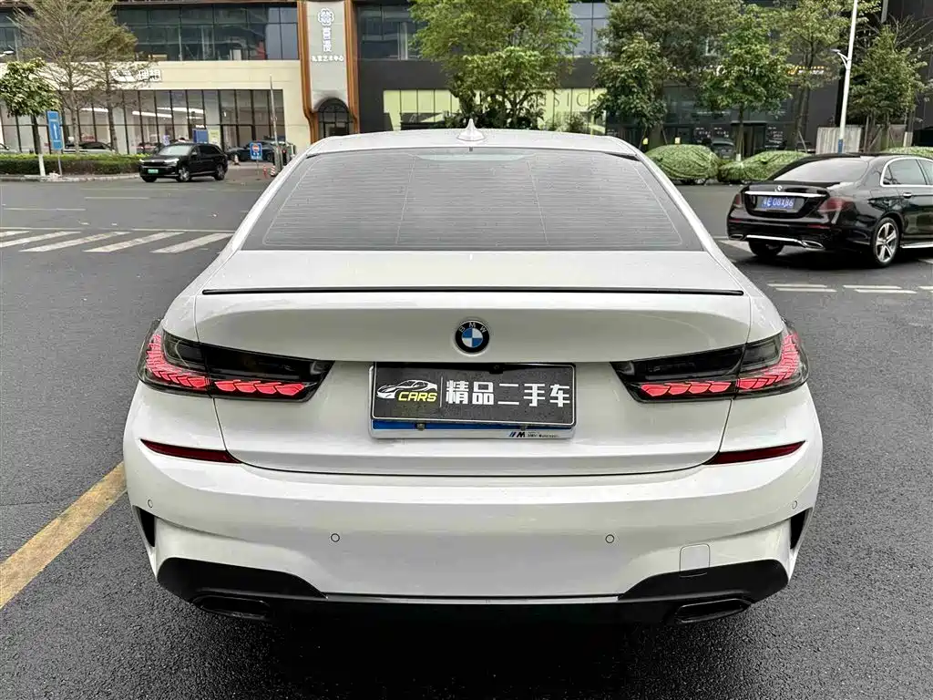 BMW 3 SERIES