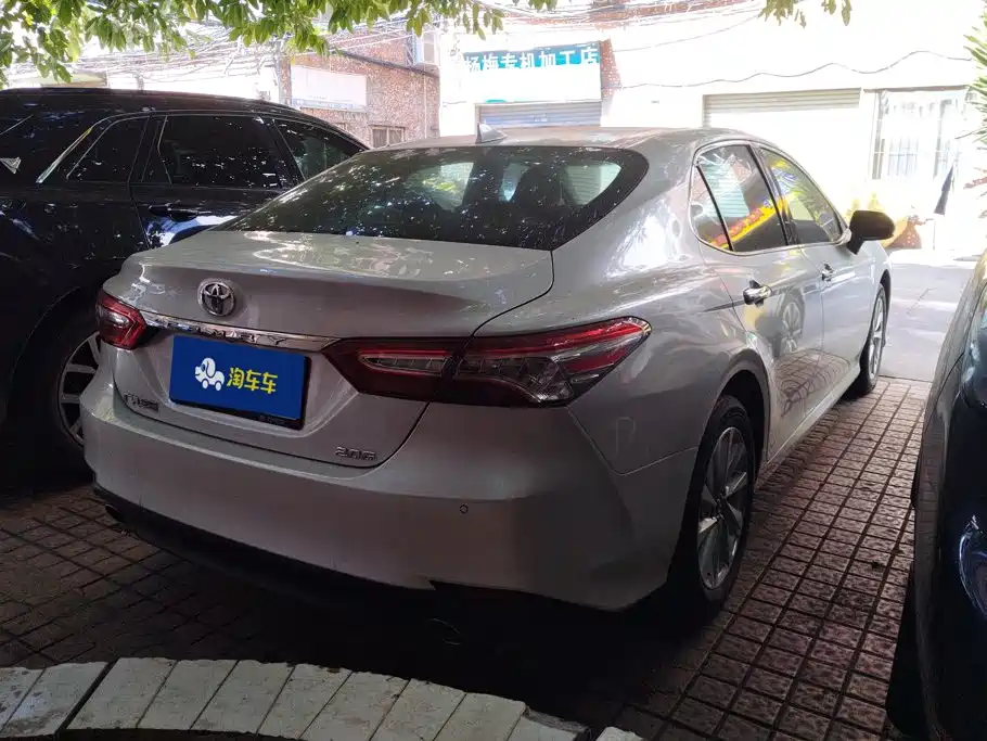 Toyota Camry — миниатюра 3