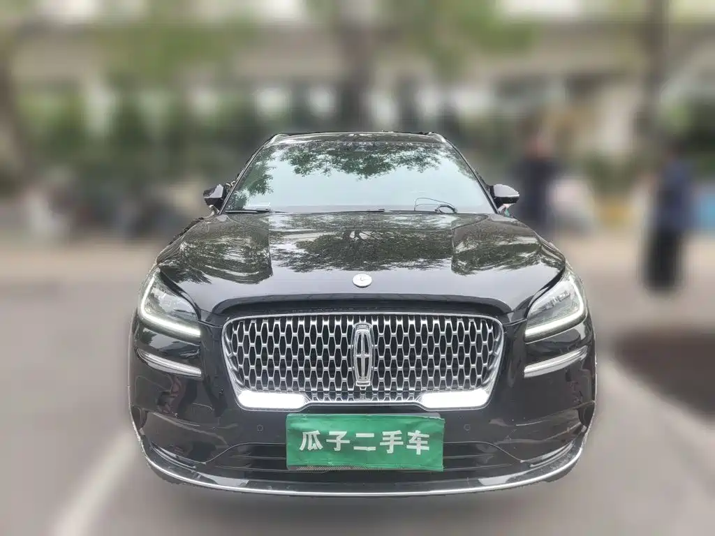 Lincoln Corsair — миниатюра 2