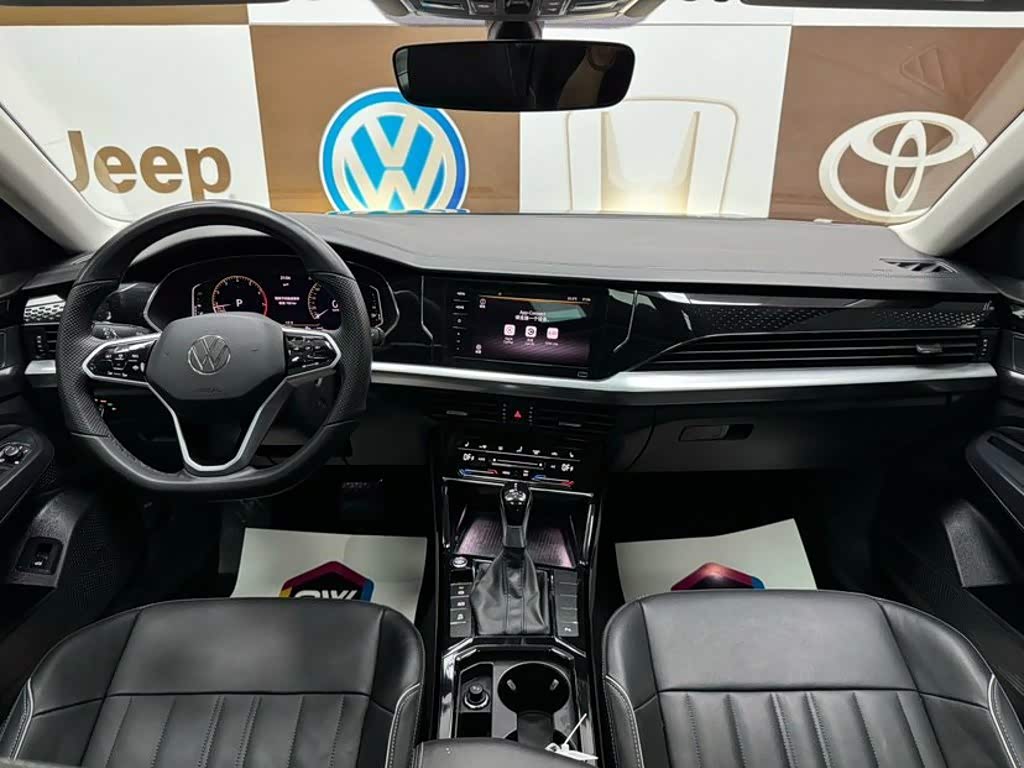 Volkswagen Passat 1.4 л 2023 г. Чёрный, пробег 28000 км