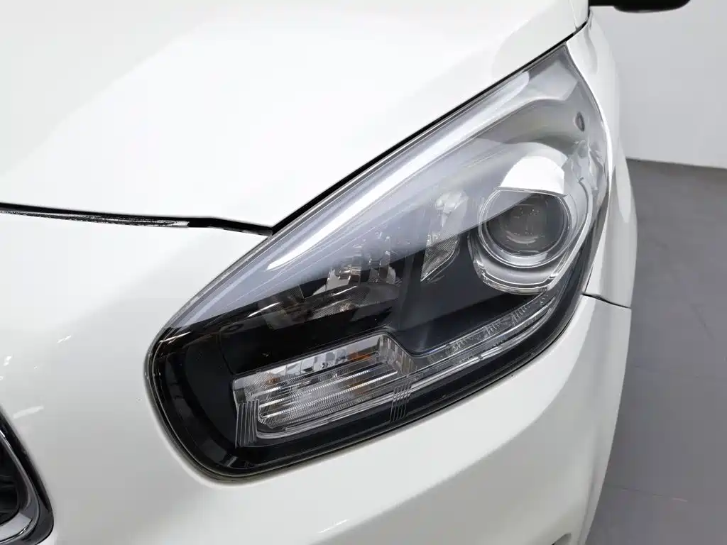Kia Carens — миниатюра 7