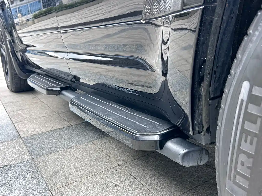 Land Rover Defender — миниатюра 22