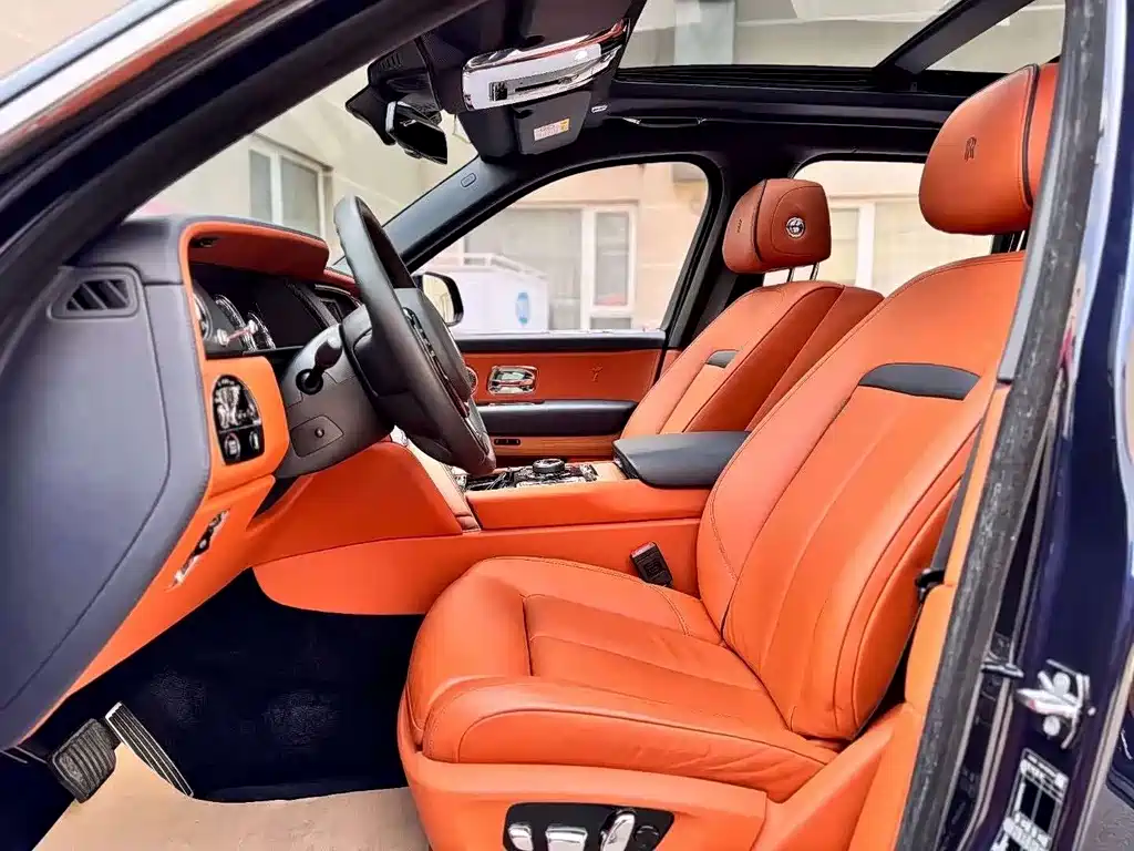 Rolls-Royce Cullinan — миниатюра 3