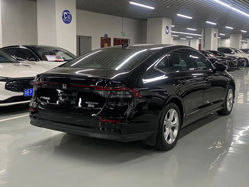 Honda Accord — миниатюра 13