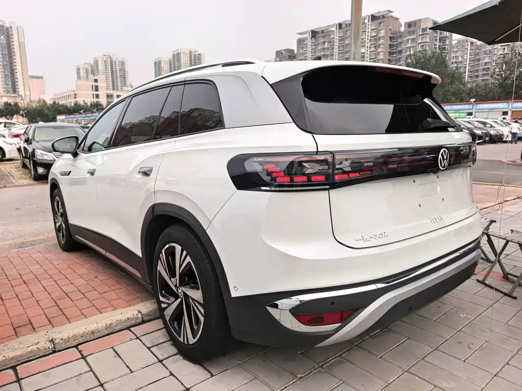 Volkswagen ID.6 Crozz — миниатюра 13