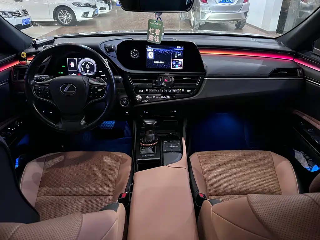 Lexus ES — миниатюра 9