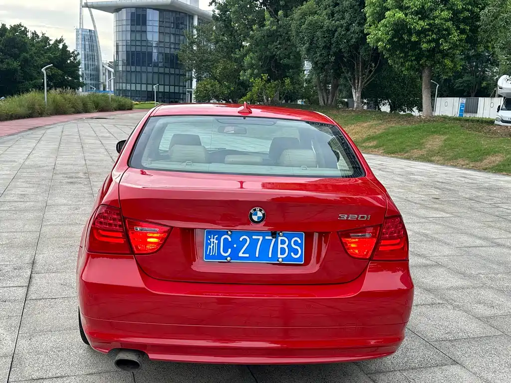 BMW 3 Series — миниатюра 6