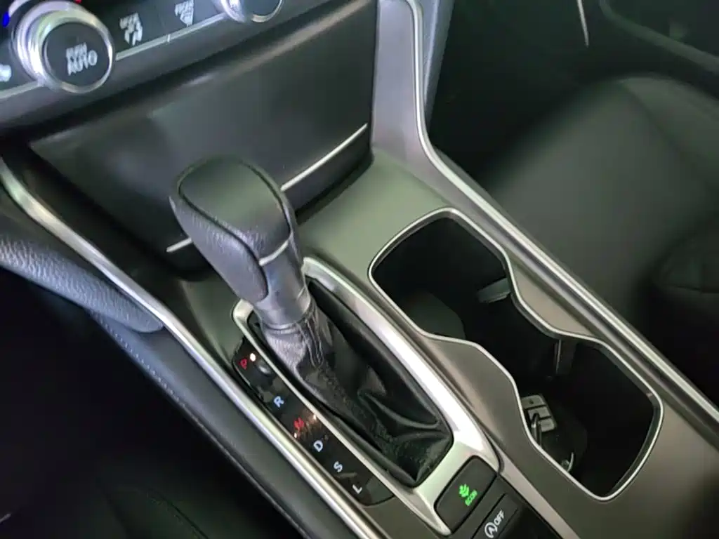 Honda Accord — миниатюра 14