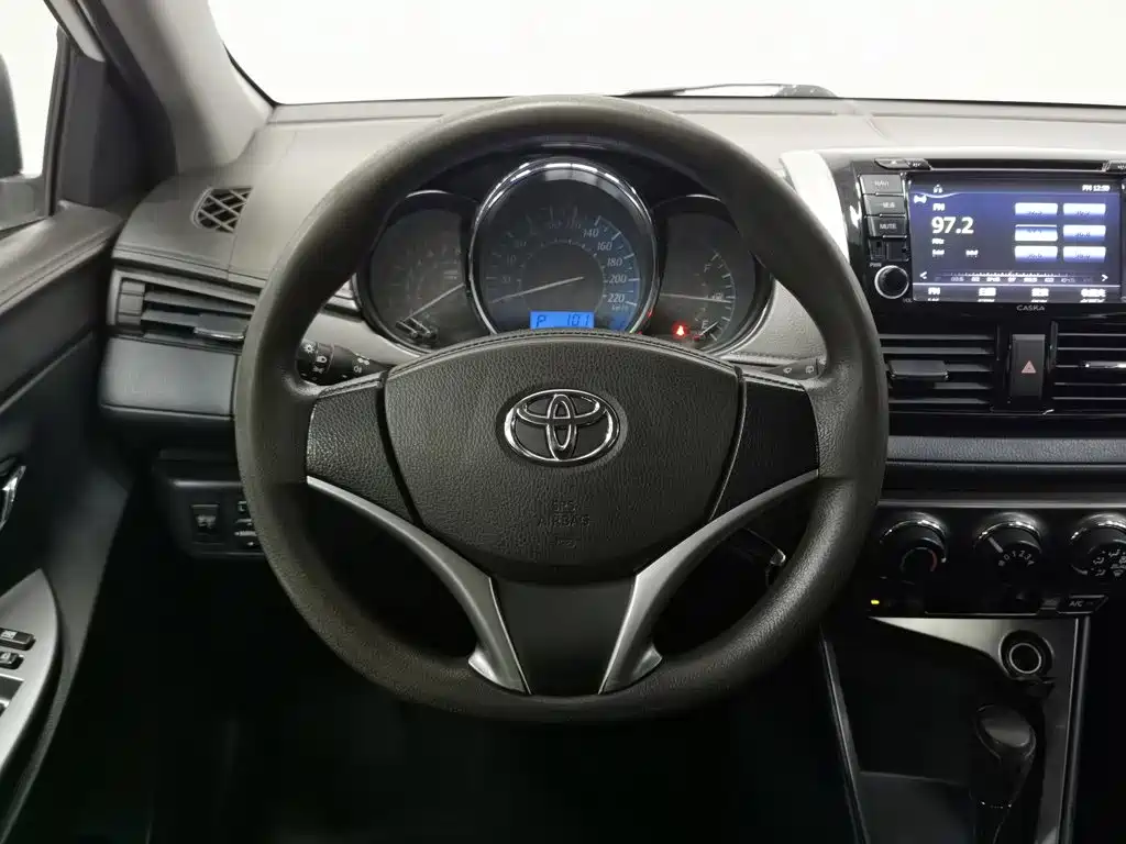 Toyota Yaris L — миниатюра 11
