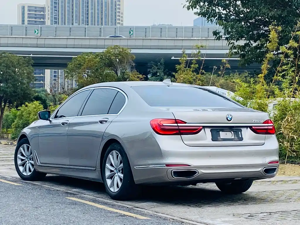 BMW 7 SERIES