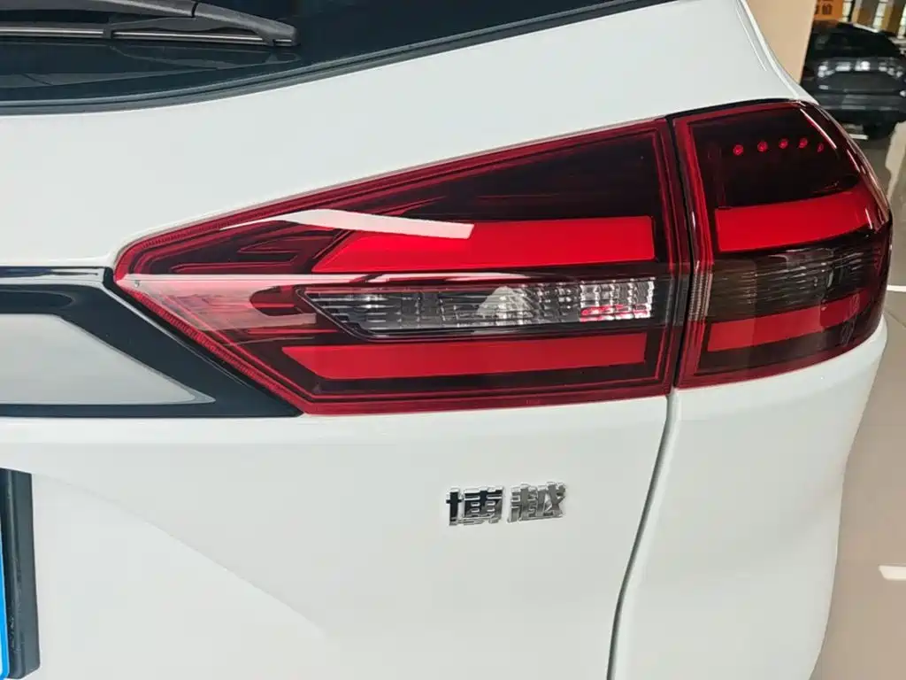 Geely Boyue — миниатюра 8