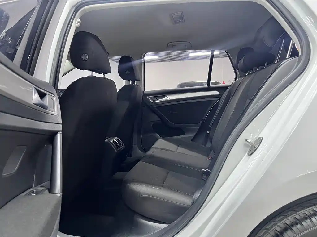 Volkswagen Golf — миниатюра 8