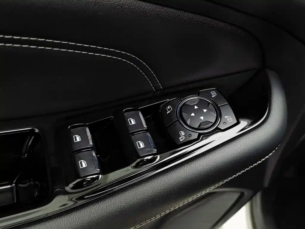 Ford Edge — миниатюра 9