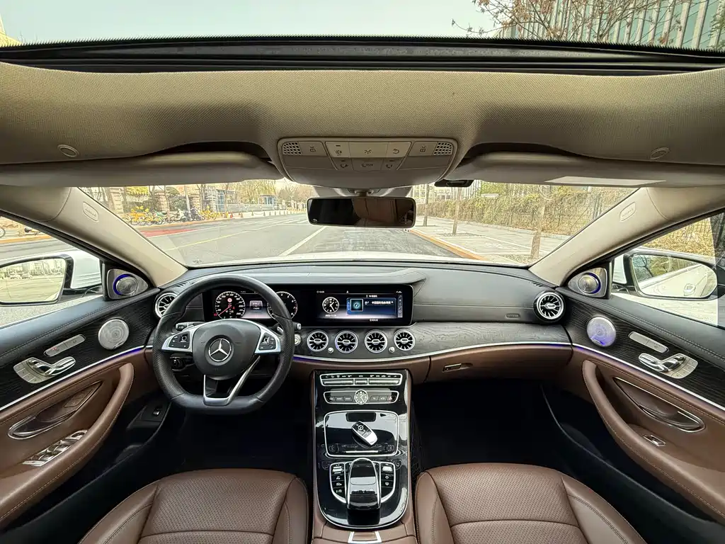 MERCEDES-BENZ E CLASS