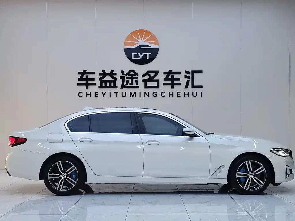 BMW 5 Series — миниатюра 7