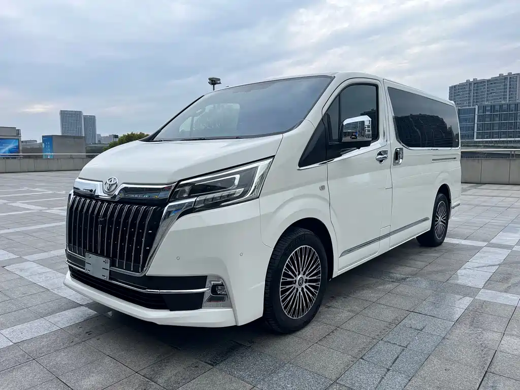Toyota Hiace 2025