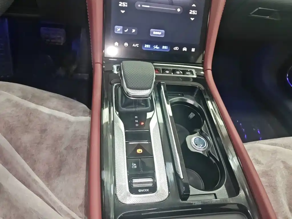 Hongqi Hongqi H5 PHEV — миниатюра 14
